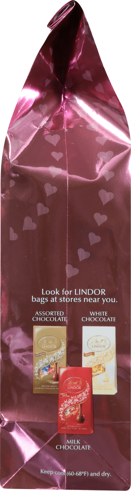 Lindt - Lilyページ Lindt Lindor White Chocolate Truffle, Strawberries and Cream